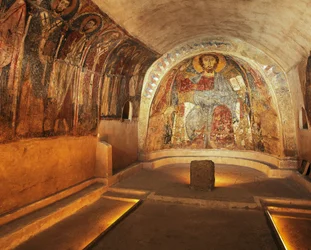 Olaszország, Puglia, Gravina Pugliában, a San Vito Vecchio templom sziklakriptája
