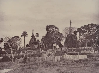 Rangoon: a Shwe Dagon pagoda északi bejárata