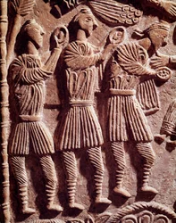 Lombard művészet: bölcs királyok, alacsony dombormű Rachis herceg oltáráról - Szobrászat, Lombard művészet, 737-744 - Cividale del Friuli, Chretien Múzeum, a katedrális kincse