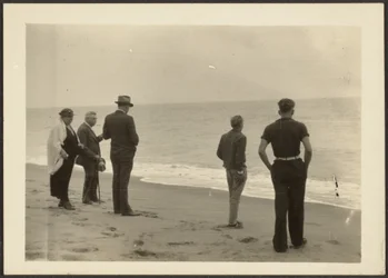 [Fleckenstein család a strandon]