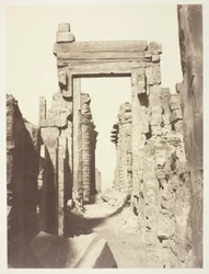 Karnac, Grande Allée du Milieu des Ruines, keleti bejárat