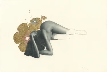 Aranyszínű virágos nude