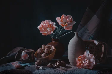Hangulatos csendélet tulipánokkal