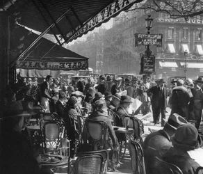 Cafe de la Paix, Párizs, 1937