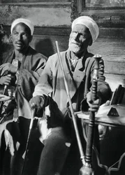 Füstölni a narghileh-t, Kairó, 1937