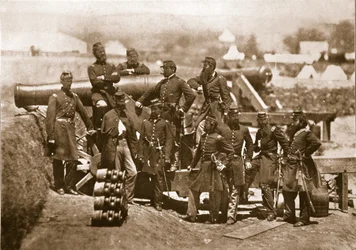 Corcoran tábornok (bal szélső) és a 69. New York-i önkéntesek tisztjei, 1861-65