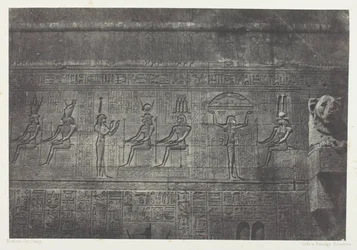 Denderah (Teutyres) nagy temploma, szobrok a hátsó homlokzatról; Felső-Egyiptom, 20. tábla az "Egypte, Nubie, Palestine et Syrie" albumból (1852)
