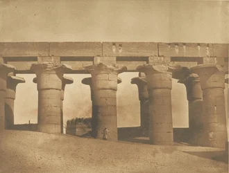 III. Amenhotep palota nagy oszlopcsarnoka Luxorban, Thébában, 1849-50.