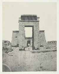 Karnak, Propylon a Khons templomából, Théba, 184951, nyomtatva 1852.
