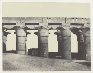 Luxor, a palota nagy oszlopcsarnoka; Théba