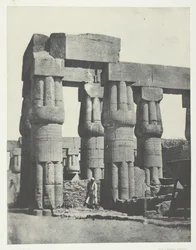 Luxor, Oszlopok csoportja a palotában, Théba, 184951, nyomtatva 1852.