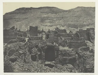 Medinet-Habou, Pápa városának romjai; Théba