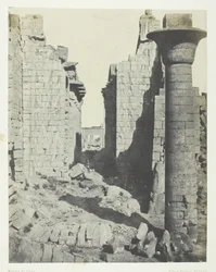 Karnak-palota, Bubastiták udvara és a Hypostyle Hall főbejárata, Théba, 184951.
