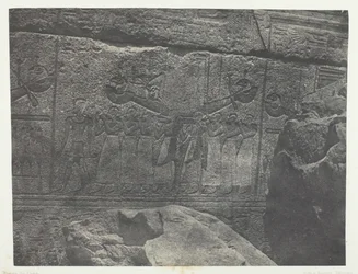 Karnak-palota, A gránitszentély külső szobrai, Théba, 184951, nyomtatva 1852-ben.