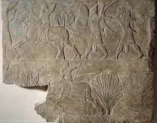 Mezopotámia: Az asszír hadsereg lovasai. Alacsony dombormű alabástromból Ashurbanipal (vagy Ashurbanipal) király palotájából (Kr. e. 668-627). Ninivéből. Párizs, Louvre Múzeum