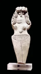 Mezopotámiai művészet: Meztelen nő. Terrakotta, Kr. e. 2. évezred (Kr. e. 2000 körül). Tell Asmarból (Esnunna Mezopotámiában). Méretek: 0,106 x 0,045 x 0,018 m. Párizs, Louvre Múzeum