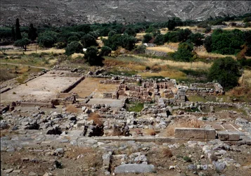 Minószi civilizáció: kilátás a Kr.e. 1700-1650 körül épült Zakros palota romjaira. Kréta