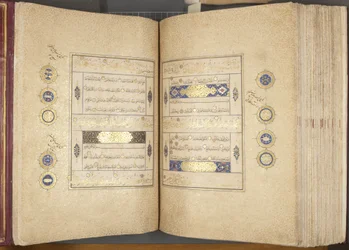 Fol 310 verso 311 recto, Timurid Korán, 1441 (tinta és arany papíron)