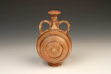 Aryballos zarándoklombik Kr.e. 1400-1370 terrakotta