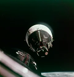 Első találkozás az űrben, 1965. december 15.