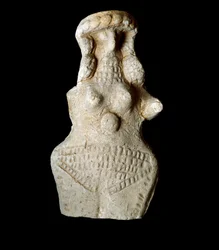 Sumér civilizáció: női figura. Terrakotta szobor. Homályos. 10 cm-es neosumer korszak (Kr. e. 2093 és 2004 között) Bagdad, Iraki Nemzeti Múzeum