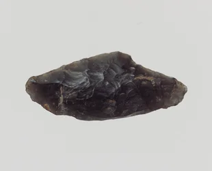 Tőkés nyílhegy, Kr.e. 5–4. évezred (kő)
