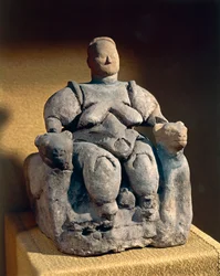 Terrakotta anyistennő-szobor Çatal Hüyükből vagy Çatalhöyükből, i. e. 6. évezred