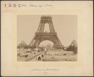 Az Eiffel-torony munkálatai
