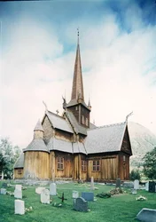 Lom-templom (Stavkyrkje)