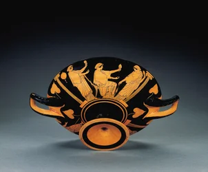 Tetőtéri vörös alakos kylix, ie 470 körül (terrakotta) (lásd még: 2636771-2)