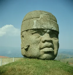 1. kolosszális fej San Lorenzóból, Veracruz, Mexikó, preklasszikus kor