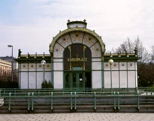 Az Otto Wagner pavilon a Karlsplatzon