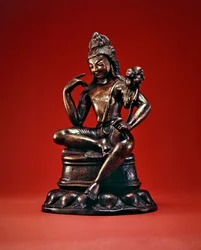 Padmapani Lokeshvara meditációban ül, a 7. század első felében (ezüsttel és rézzel kirakott bronz) (lásd még: 394853)
