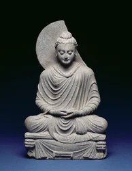 Ülő Buddha, Gandhara, Kr.u. 1-3. század (pala)