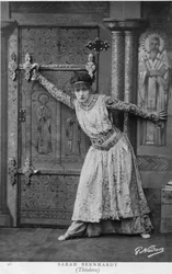 Henriette Rosine Bernard, más néven Sarah Bernhardt (1844-1923) a „Théodora” jelenetében, Victorien Sardou játékában 1884-ben (f/w fotó)