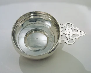 Porringer, 1760 (ezüst)