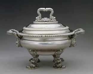 Leves Tureen