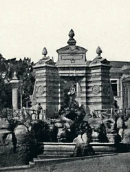 Szökőkút a palotakertben, 1895