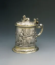 Tankard, az angyallal birkózó Jákob üldözött holtteste, valamint Ábrahám és Sára, akik a Szentháromságnak vendégeskednek, Danzig, 1690 körül (aranyozott ezüst csomag)