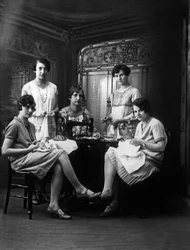 Varróműhely, 1920 körül (f/w fotó)