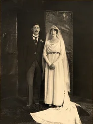 Lady Dorothy Cavendish és Harold Macmillan az esküvőjük napján