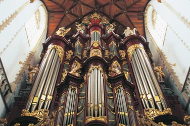 A St-Bavokerk templom vagy Grote Kerk orgonája, amelyet Christian Muller (1690-1763) épített, Haarlem, Hollandia