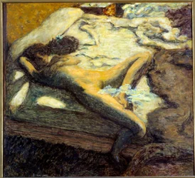 Az ágyon fekvő lomha meztelen fiatal nő. Pierre Bonnard (1867-1947) festménye, 1899. Nap. 0,96 x 1,06 m. Párizs, Musée d