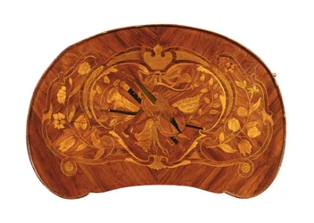 XV. Lajos asztal ecrire, 1750 körül (tulipánfa és intarzia) (lásd még: 463005)