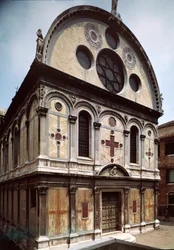 A Santa Maria dei Miracoli (Csodák Szent Mária) templomának homlokzata Pietro Lombardo (1435-1515) 1481-1489 Velence, Olaszország