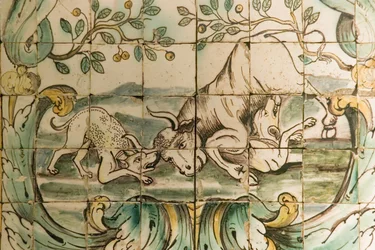 Bikát megtámadó kutyákat ábrázoló majolikacsempék a Belemi Palacio da Praia vadászszobájából, 1680 körül (kerámia)