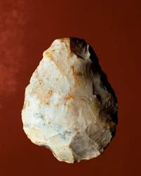 Őstörténet: Micoquian típusú littikus gyártási biface. Alsó paleolit. Verone, Museo Civico di Storia Naturale, Olaszország