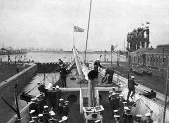 Az Alexandra Dock megnyitása Cardiffban 1907-ben, 1908-ban.