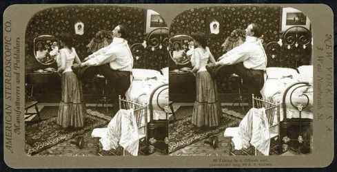 Az American Stereoscopic Company által kiadott sztereoszkópikus kártya, amely egy nőt ábrázol, akit fűzőbe fűznek