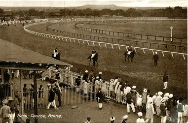 The Race-Course, Poona, 1900-30 körül (szépia fotó)